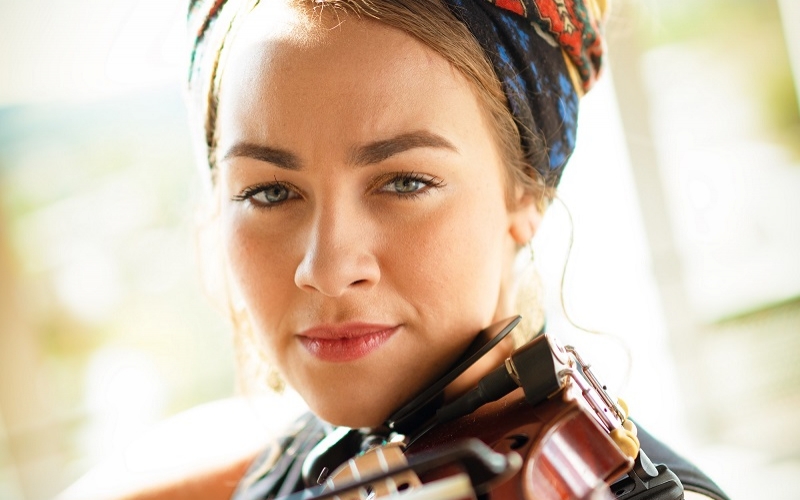 “Looperist” Taylor Reed performs at UMPI